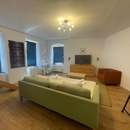 Central Retro Apartment Сібіу Екстер'єр фото