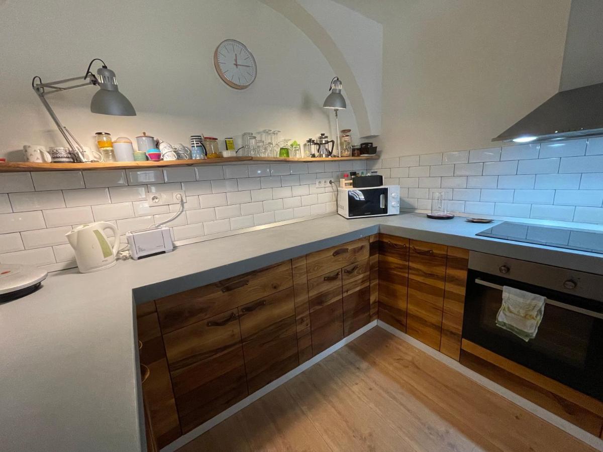 Central Retro Apartment Сібіу Екстер'єр фото